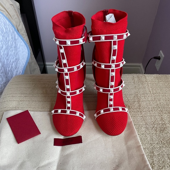 Valentino Garavani Rockstud Bodytech Boots - Picture 4 of 16